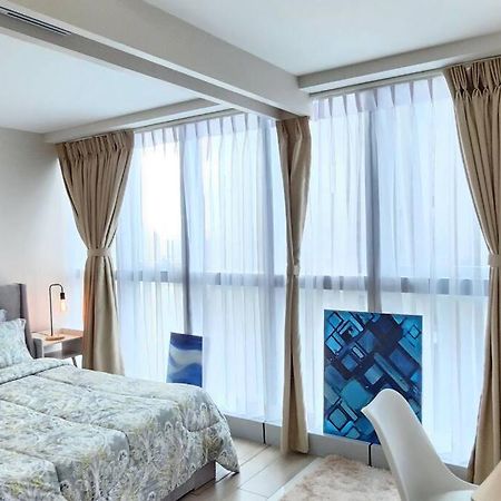 Cosy Executive 1 Bedroom Uptown Parksuites Ultra Fast Internet マニラ市 エクステリア 写真