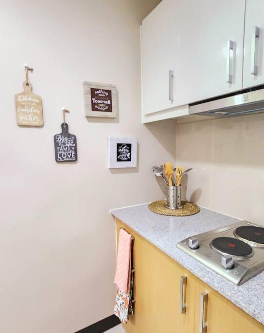 Cosy Executive 1 Bedroom Uptown Parksuites Ultra Fast Internet マニラ市 エクステリア 写真