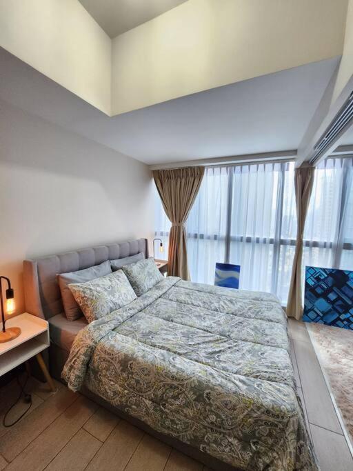 Cosy Executive 1 Bedroom Uptown Parksuites Ultra Fast Internet マニラ市 エクステリア 写真