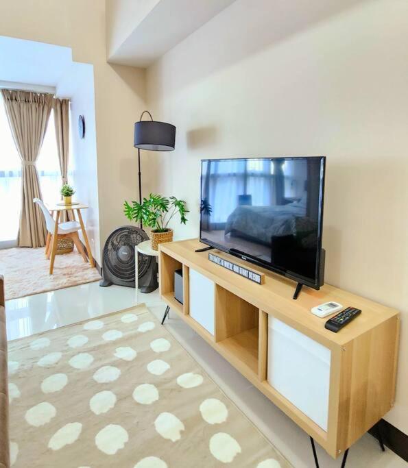 Cosy Executive 1 Bedroom Uptown Parksuites Ultra Fast Internet マニラ市 エクステリア 写真